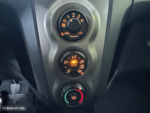 Toyota Yaris 1.0 VVT-i Comfort+P.Style - 13