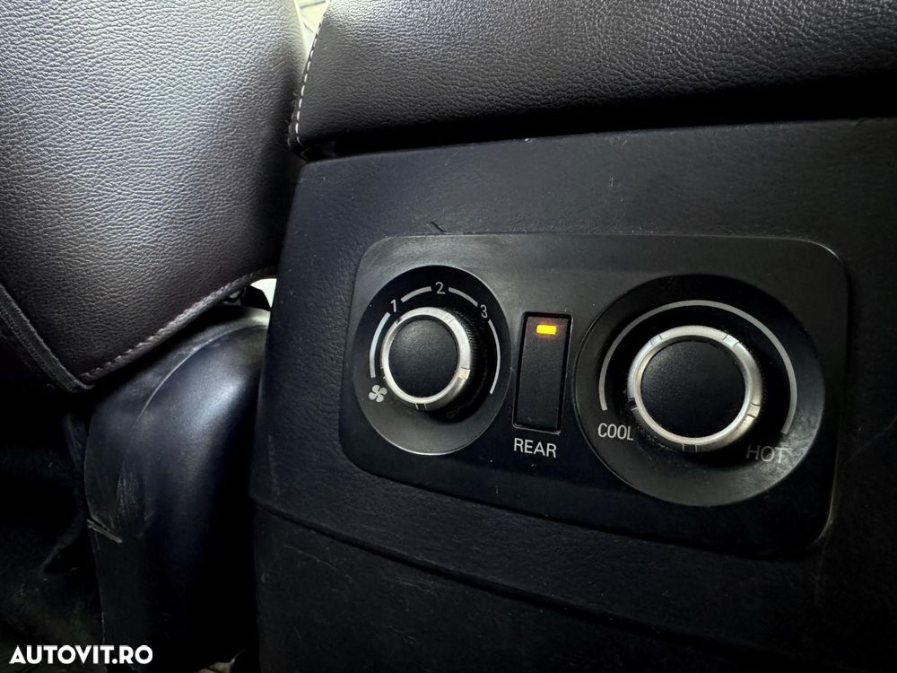 Mitsubishi Pajero - 11