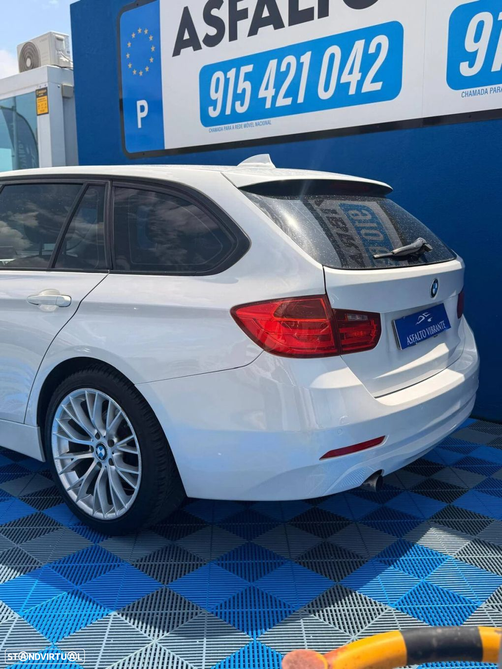 BMW 318 d Touring Auto - 10