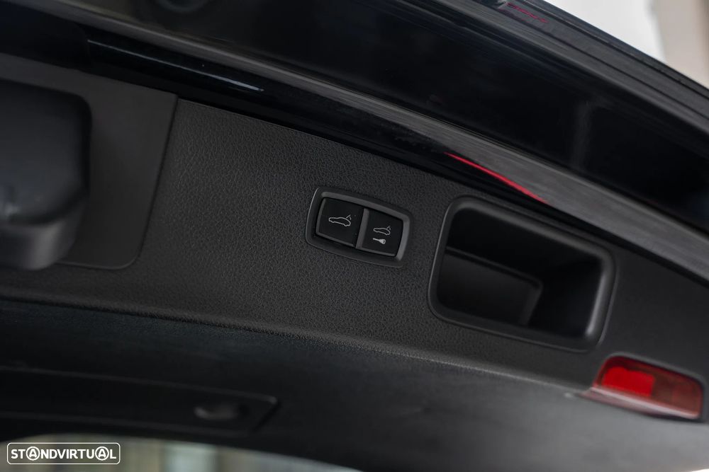 Porsche Macan Turbo PDK - 27