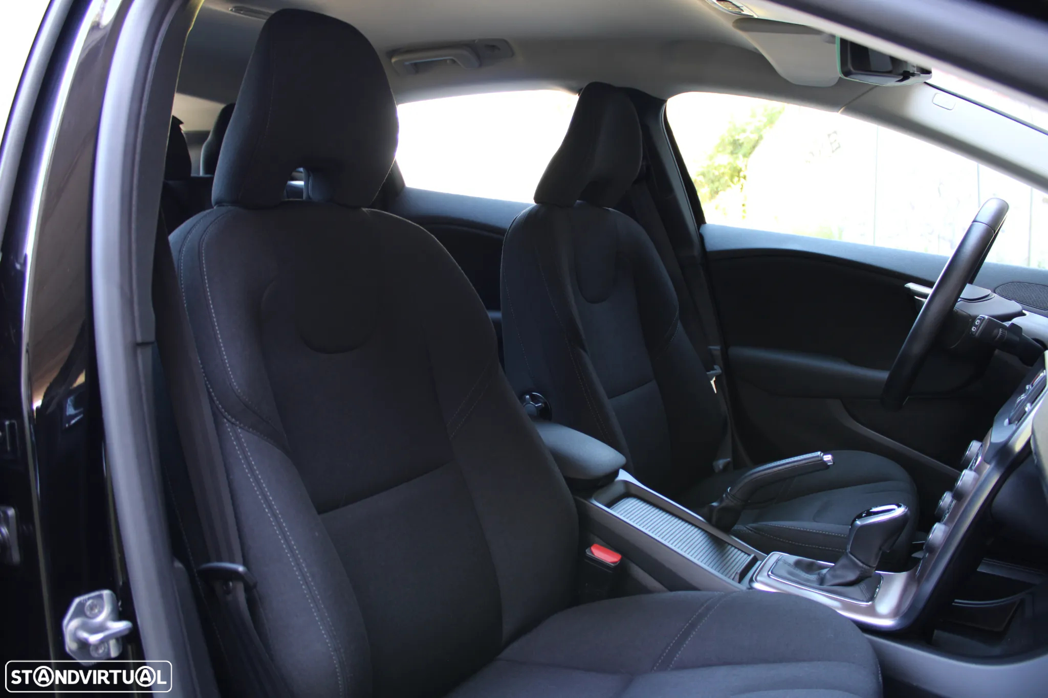 Volvo V40 Cross Country 2.0 D2 Momentum Geartronic - 21