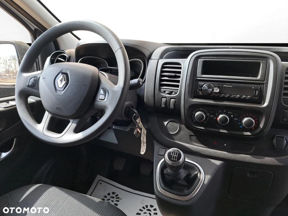 Renault Trafic Brygadowy 6 osób - 13