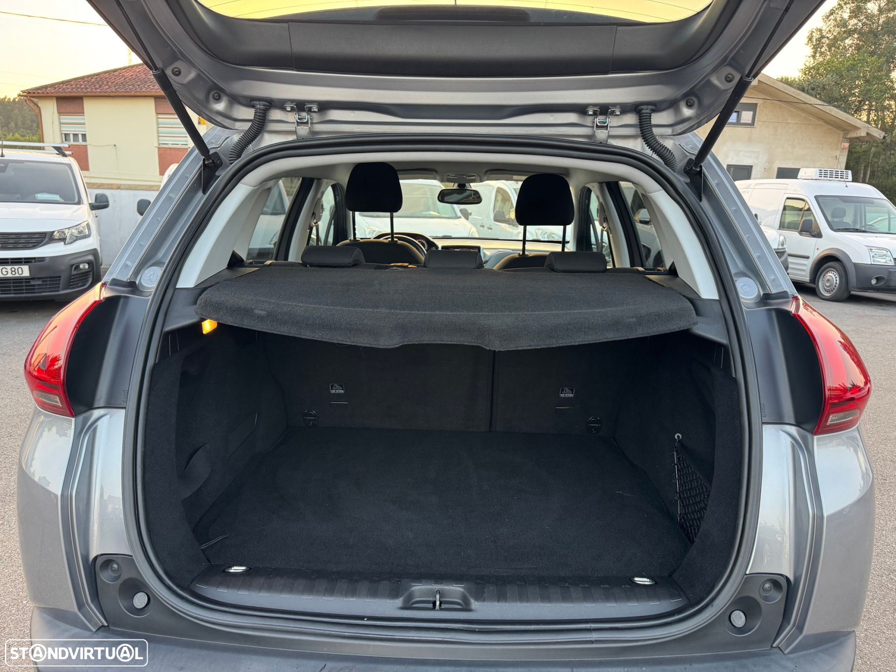 Peugeot 2008 1.6 BlueHDi Allure - 5