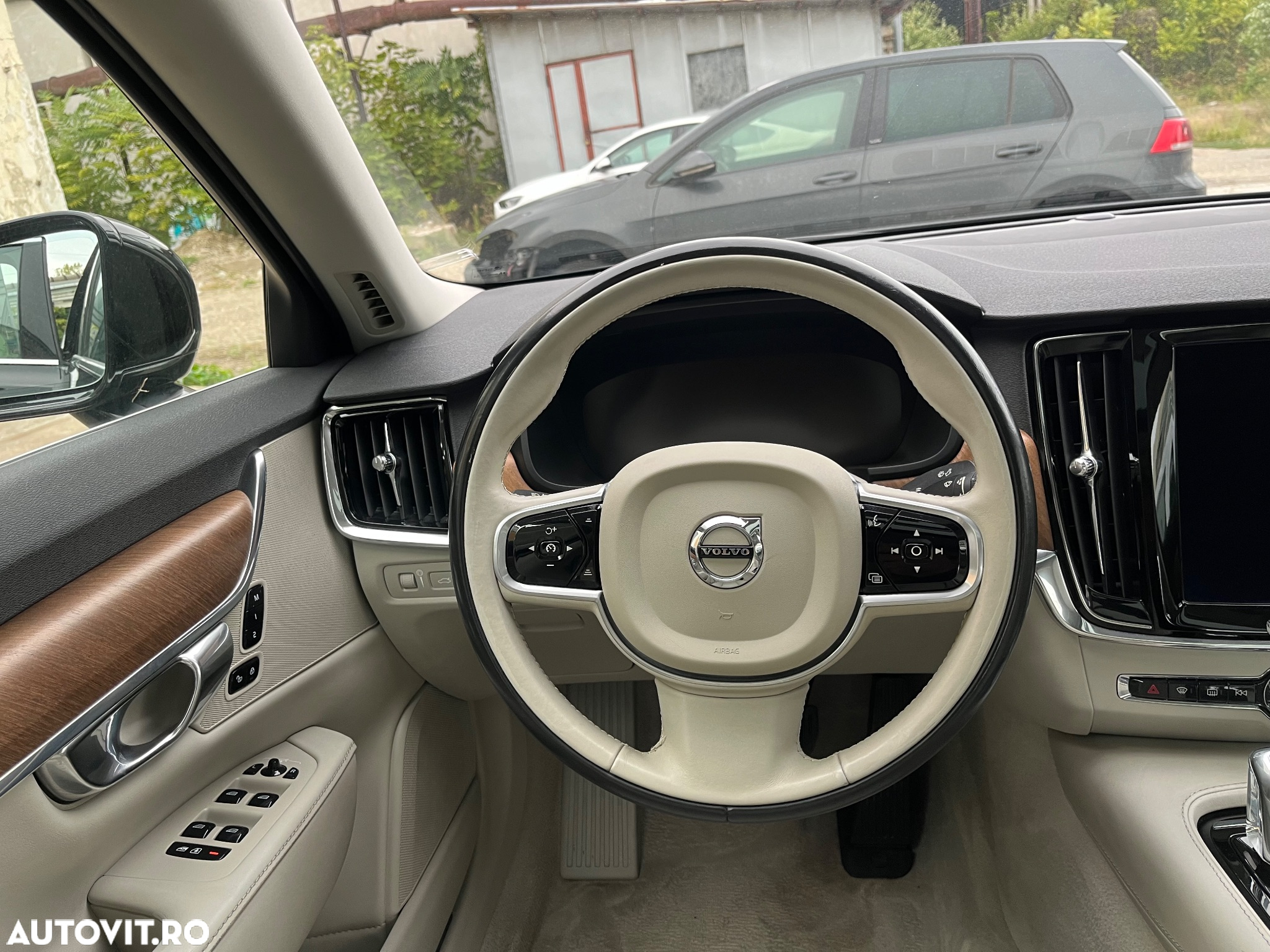 Volvo S90 T8 Twin Engine AWD Geartronic Inscription - 32