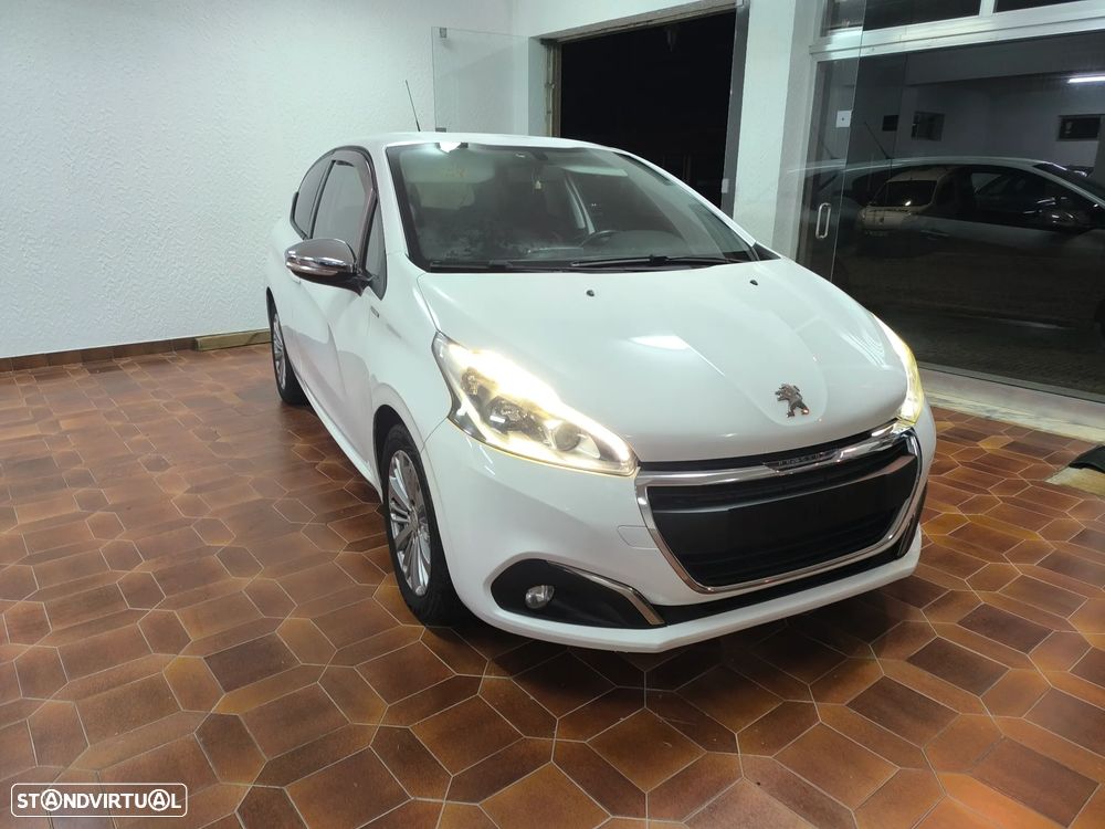 Peugeot 208 1.6 BlueHDi Allure - 2