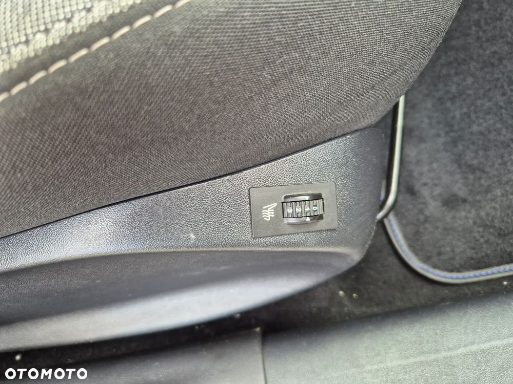 Peugeot 208 1.6 BlueHDi Allure S&S - 13