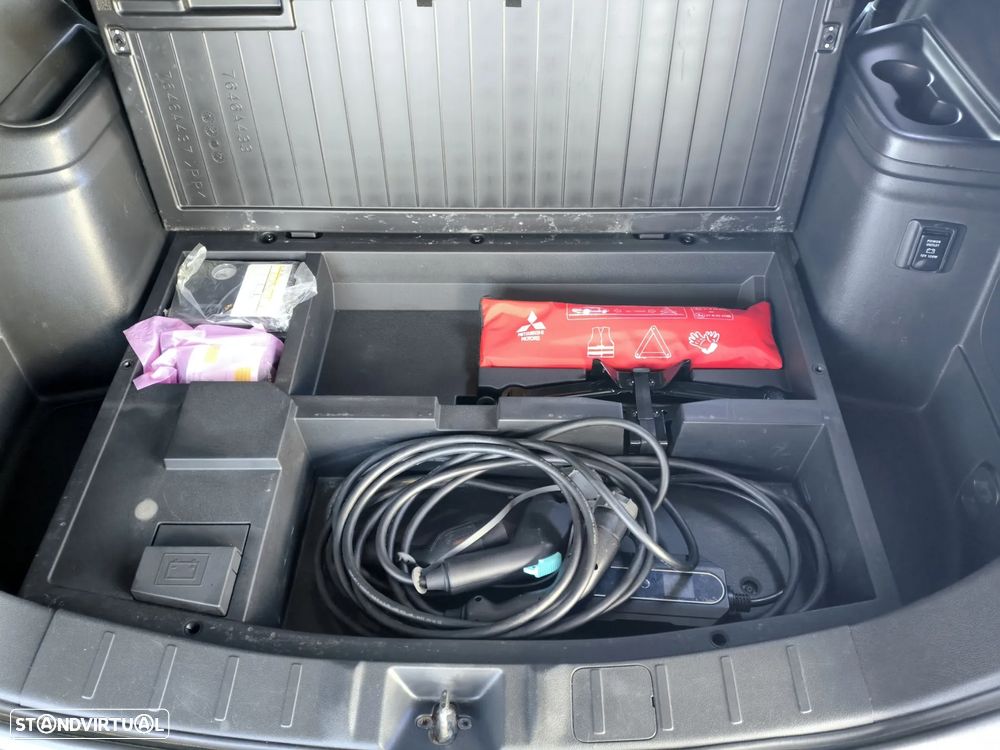 Mitsubishi Outlander - 31