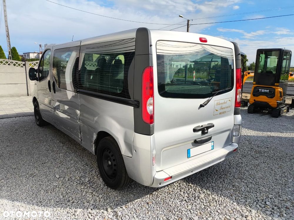 Opel Vivaro - 11