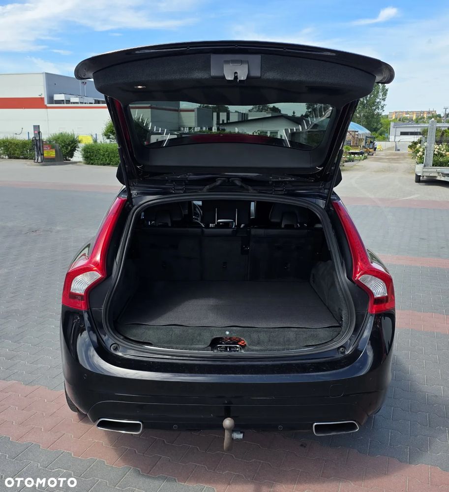 Volvo V60 D6 Plug-In-Hybrid AWD Geartronic Summum - 9