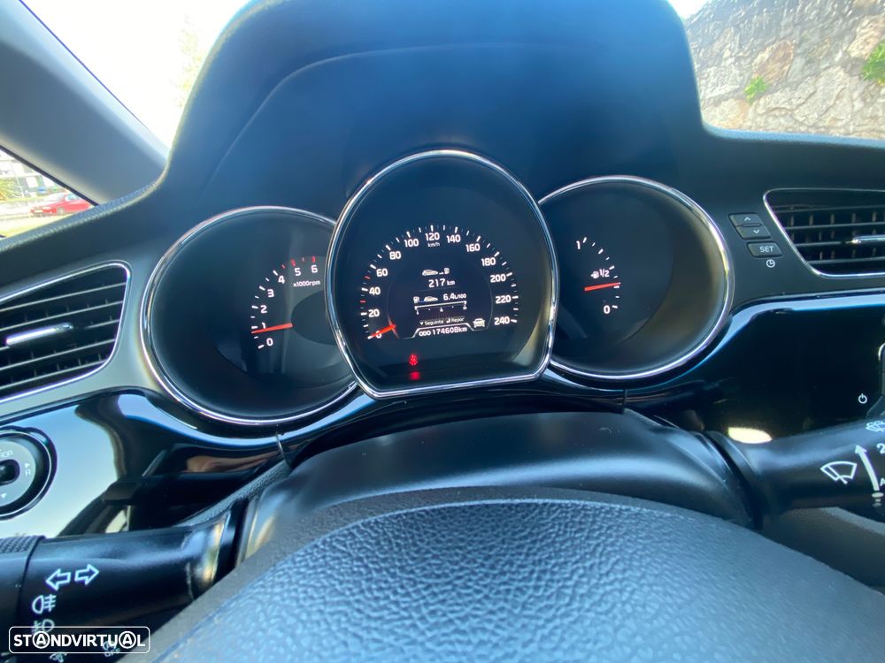 Kia Ceed SW 1.6 CRDi TX - 10