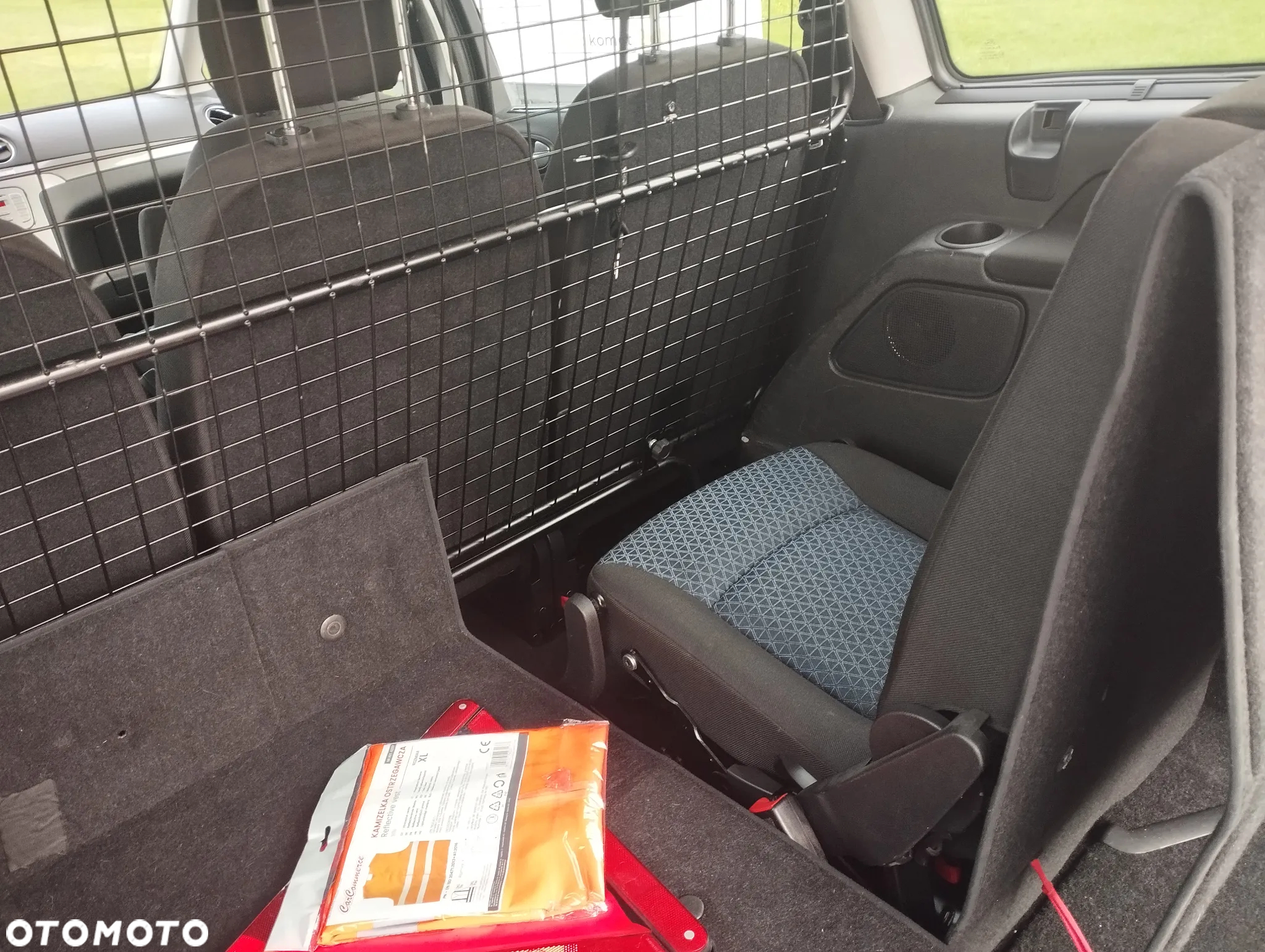 Ford Galaxy 2.0 Ambiente - 24