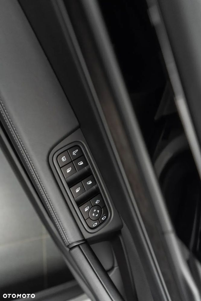 Porsche Cayenne E-Hybrid PHEV Black Edition - 26