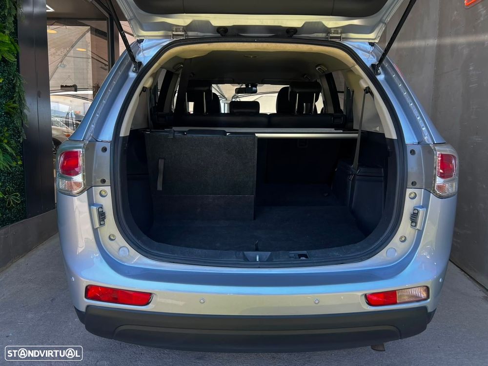 Mitsubishi Outlander 2.2 DI-D Intense+ - 37