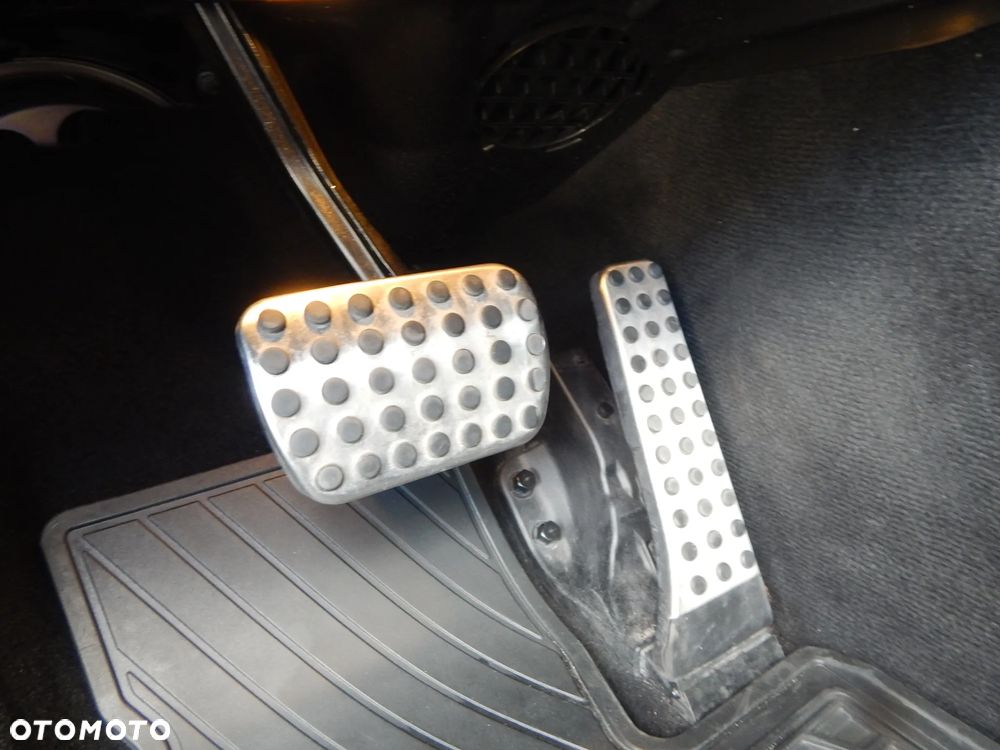 Mercedes-Benz GLC - 24