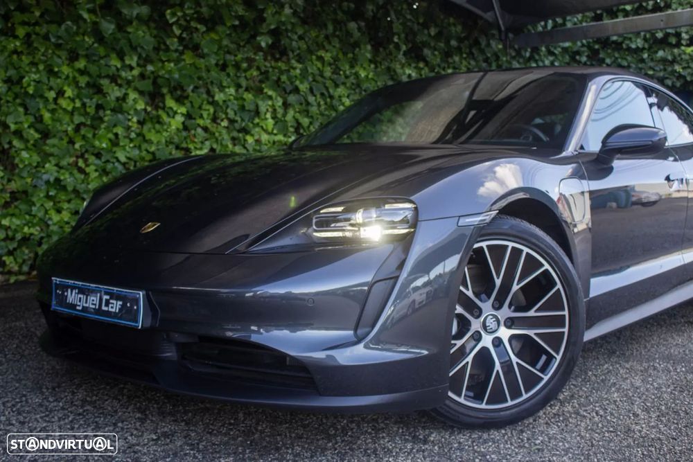 Porsche Taycan 4 Black Edition - 11