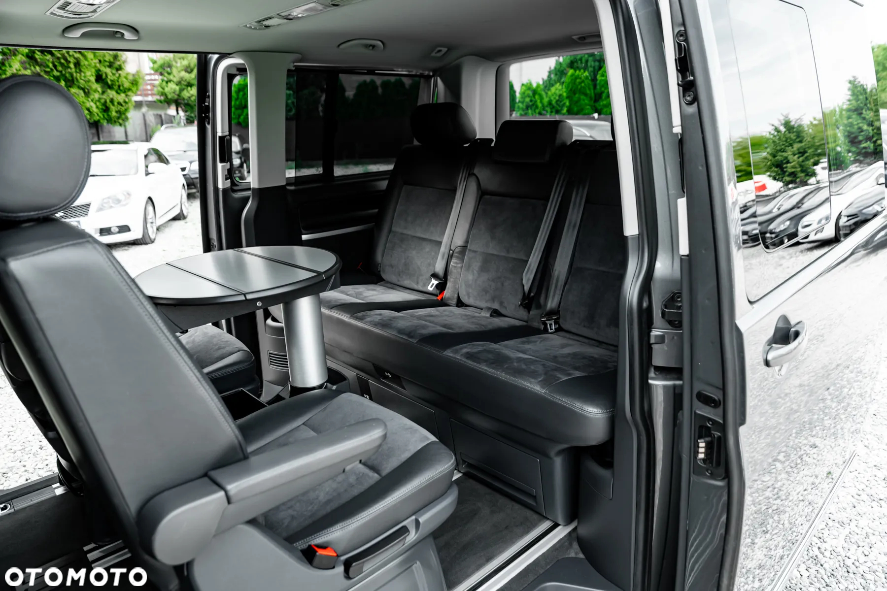 Volkswagen Multivan - 20