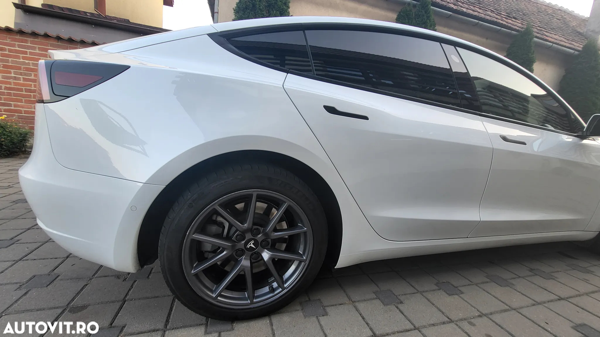 Tesla Model 3 Langstreckenbatterie Allradantrieb Dual Motor Performance - 28