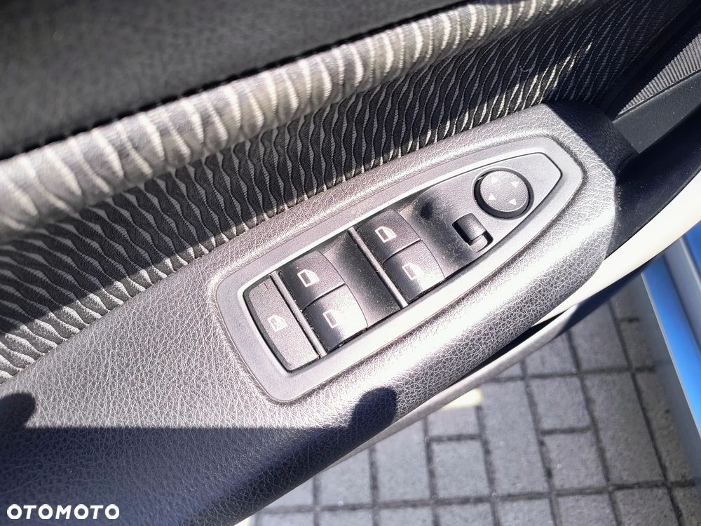 BMW Seria 1 - 30