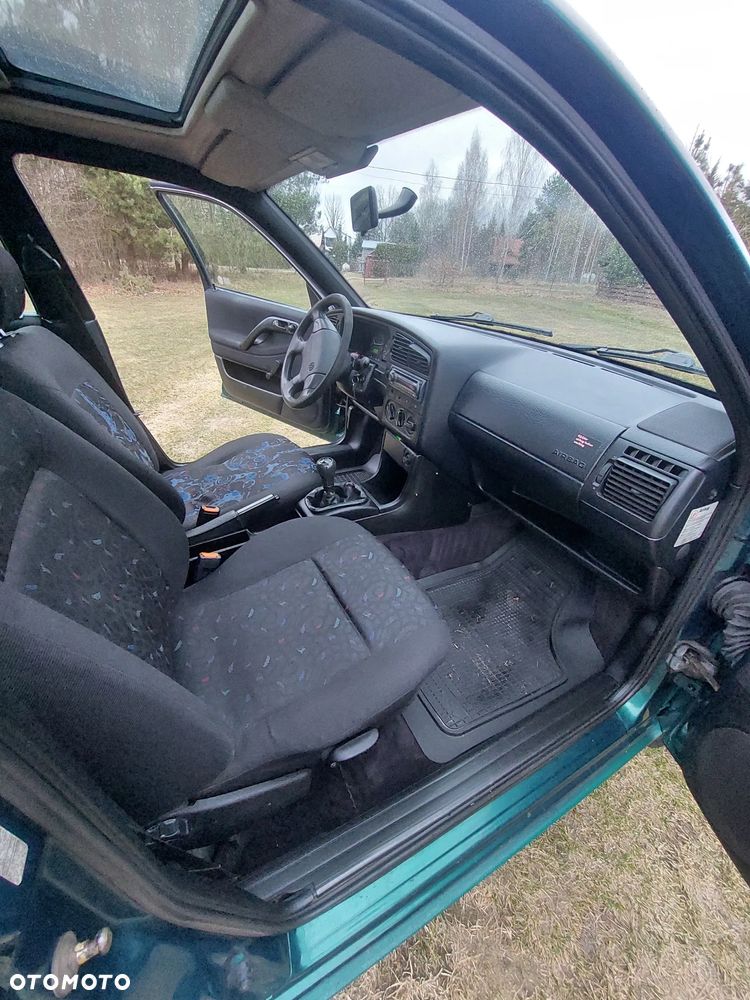 Volkswagen Passat 1.9 TD CL - 12