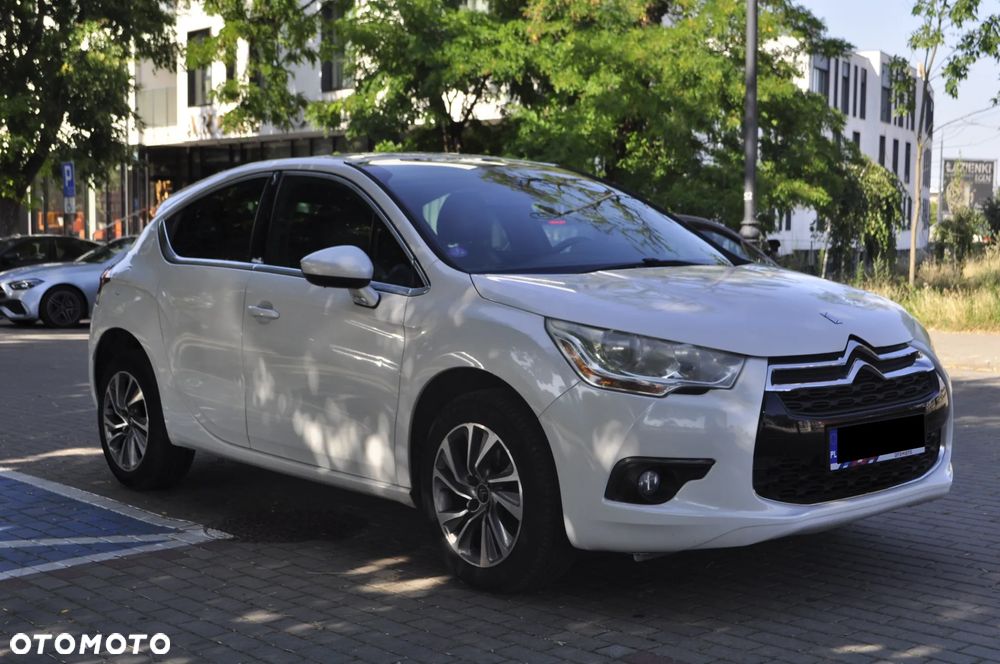 Citroën DS4 THP 155 EGS6 SoChic - 4