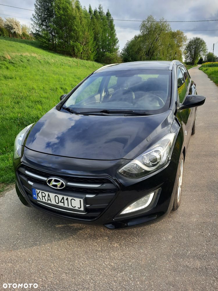 Hyundai i30 1.6 CRDI Automatik Style - 3
