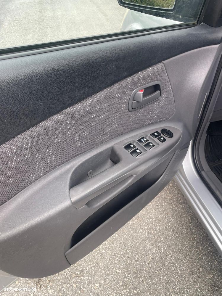 Kia Rio 1.4 Base - 4