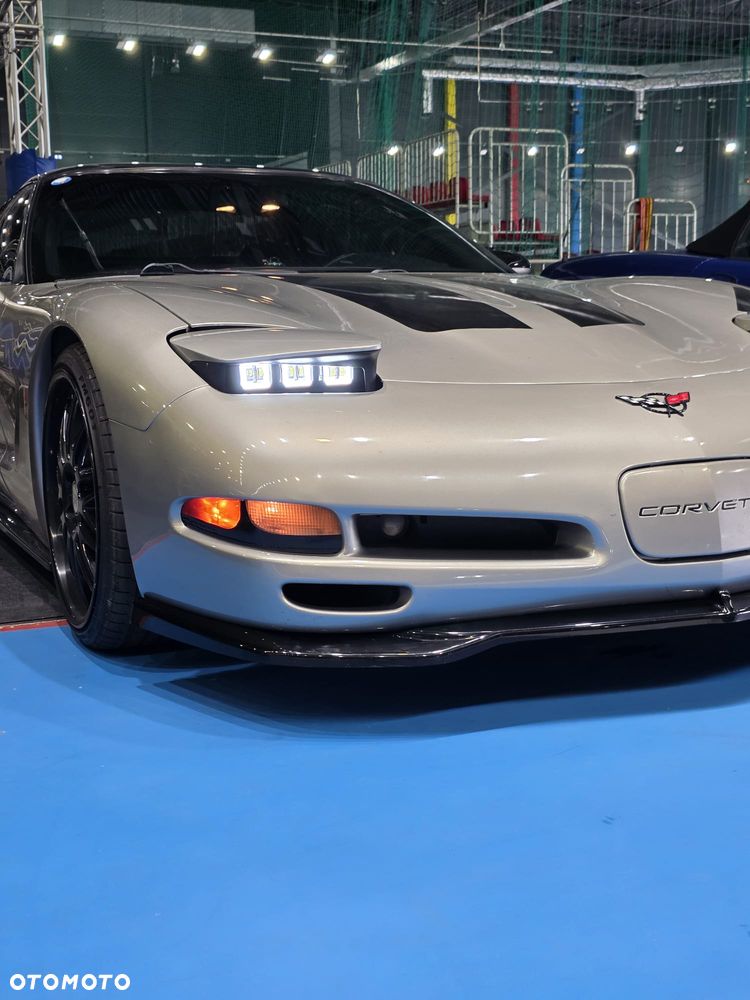 Chevrolet Corvette - 33