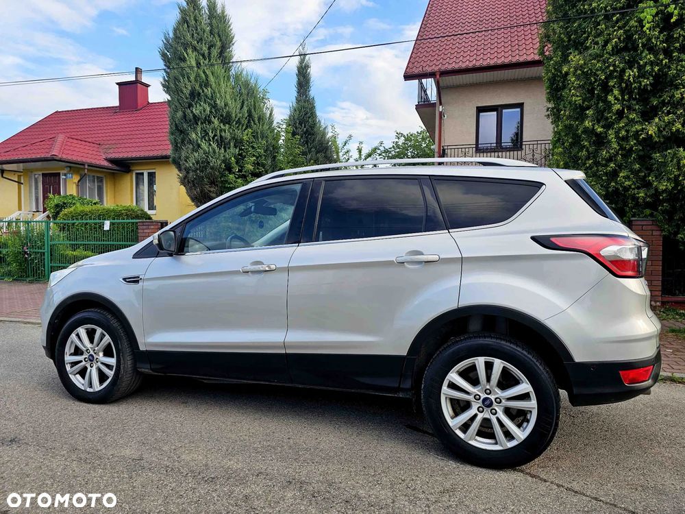 Ford Kuga 2.0 TDCi 2x4 Titanium - 11