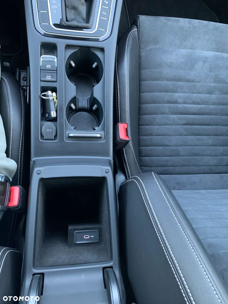 Volkswagen Passat 1.5 TSI EVO Elegance DSG - 29