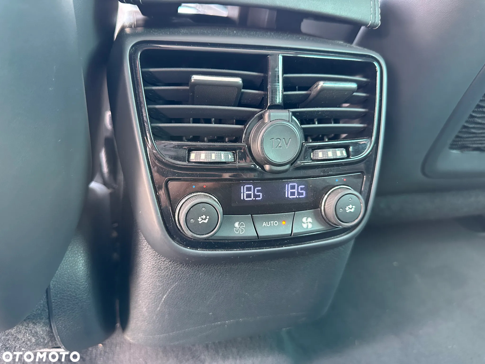 Peugeot 508 RXH 2.0 HDi HYbrid4 - 28