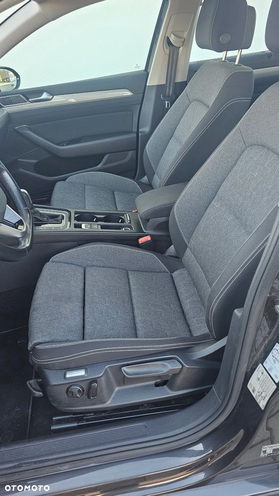 Volkswagen Passat 2.0 TDI SCR Style DSG - 23
