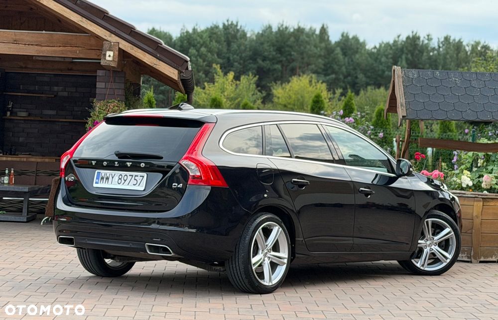 Volvo V60 D4 Drive-E Momentum - 4