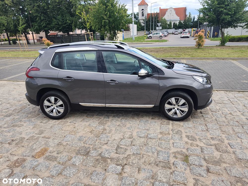 Peugeot 2008 1.2 Pure Tech Allure S&S - 4