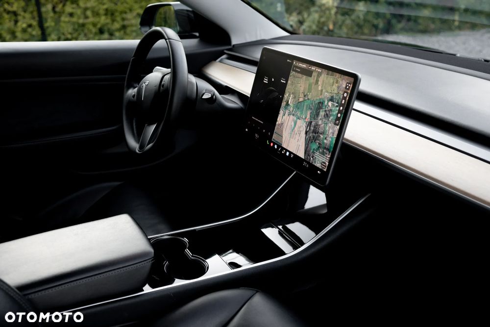 Tesla Model 3 - 21