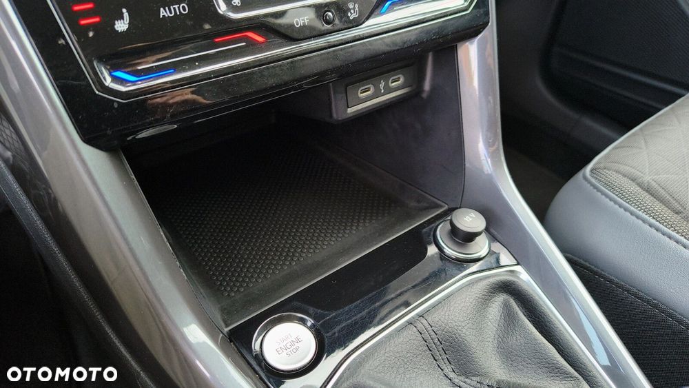 Volkswagen T-Cross - 27