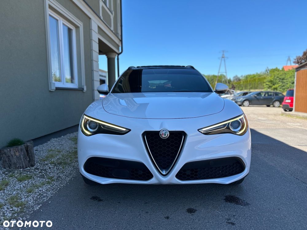 Alfa Romeo Stelvio 2.0 Turbo 16V AT8-Q4 Veloce Ti - 3