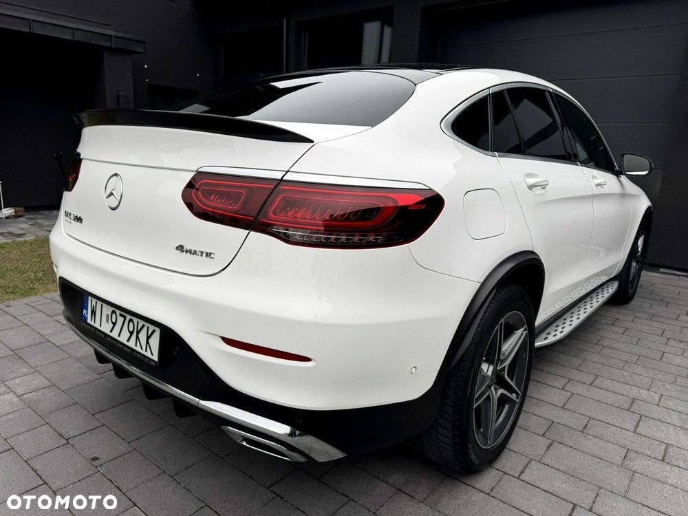 Mercedes-Benz GLC 300 4Matic 9G-TRONIC AMG Line Plus - 11