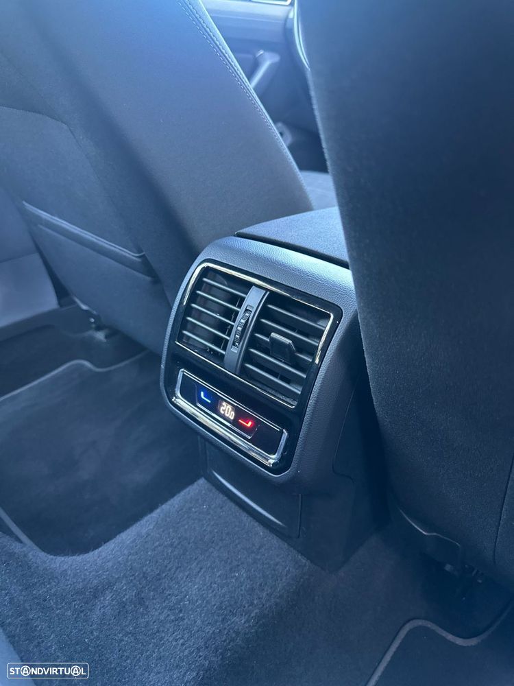 VW Passat Variant 2.0 TDi Business DSG - 20