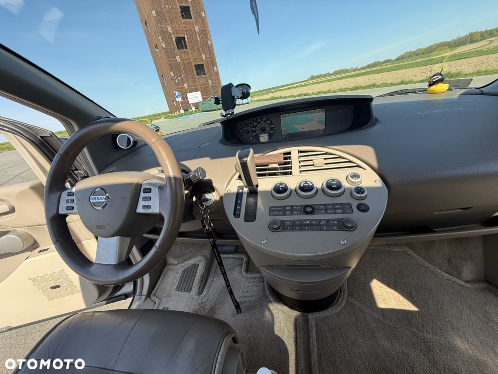 Nissan Quest - 5