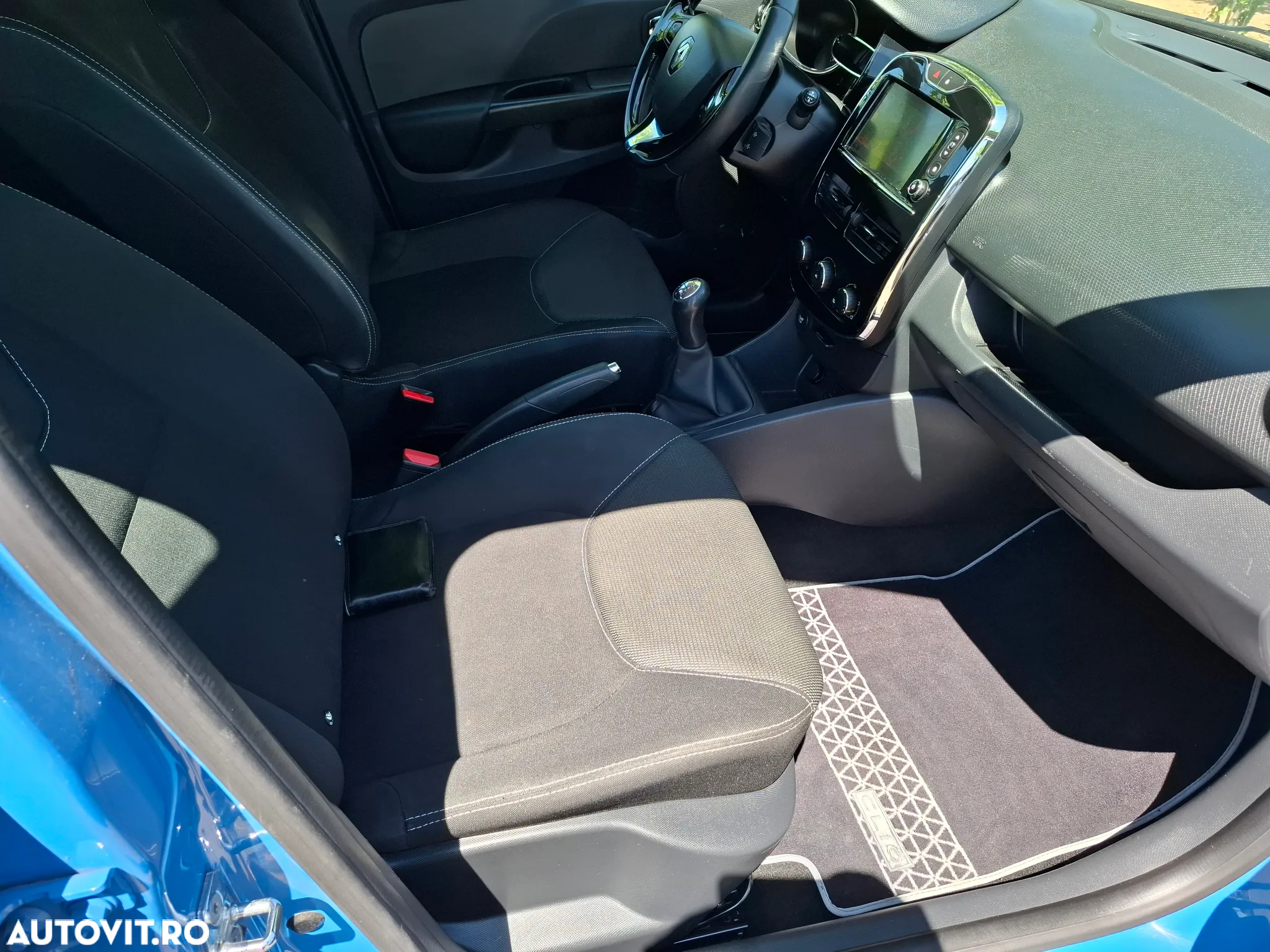 Renault Clio - 11