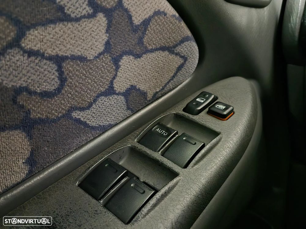 Toyota Avensis Liftback 1.6 Terra JE - 13