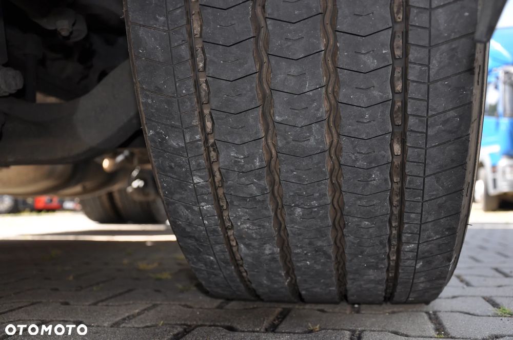 Mercedes-Benz Actros - 9