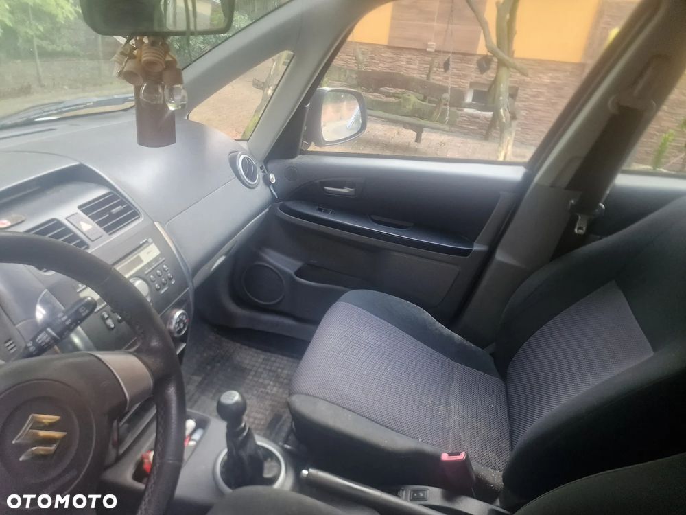 Suzuki SX4 1.6 GS / Premium 4WD - 6