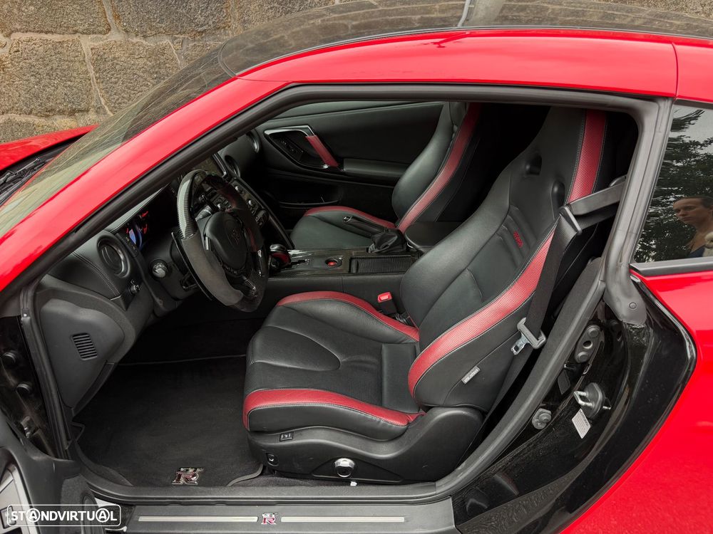 Nissan GT-R Black Edition - 11