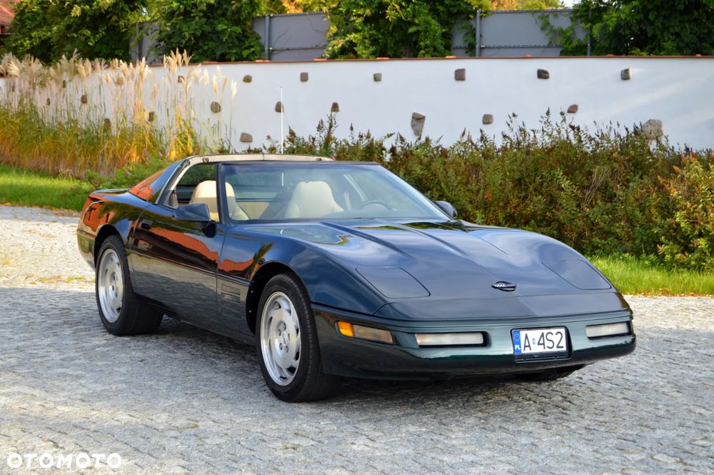 Chevrolet Corvette - 3