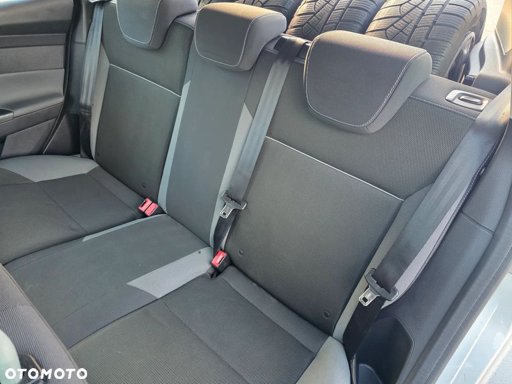 Ford Focus 1.6 TItanium - 22