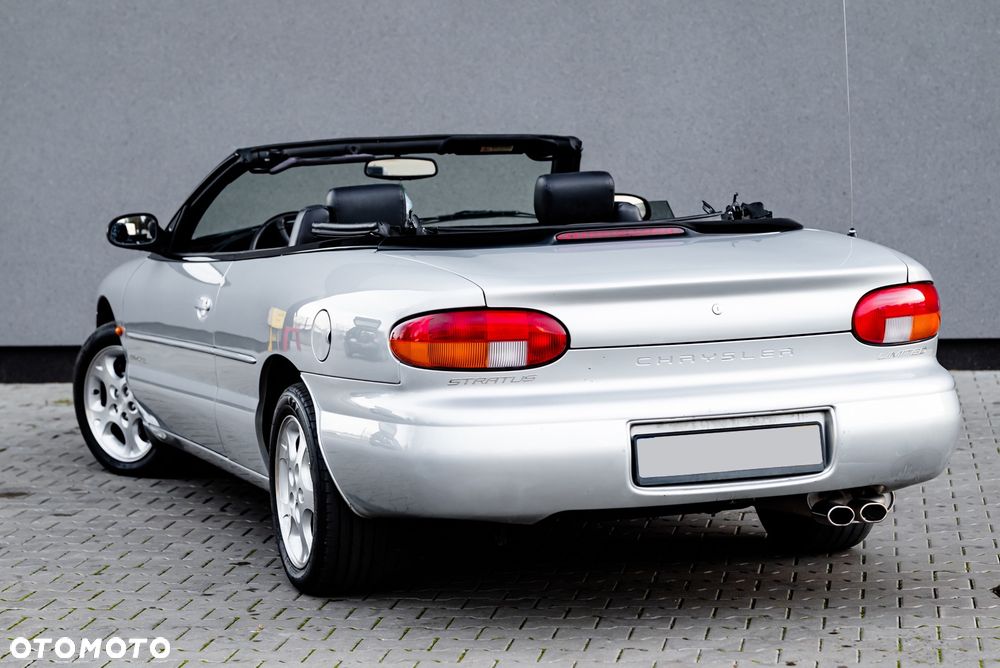 Chrysler Stratus - 9