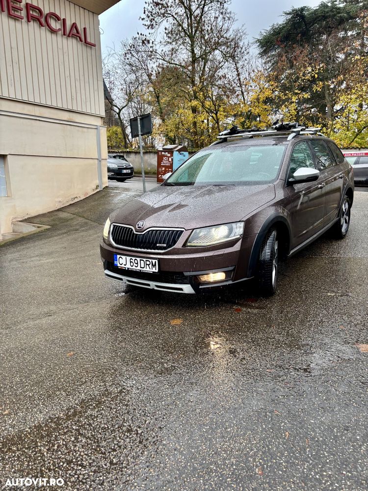 Skoda Octavia Combi Diesel 2.0 TDI 4X4 DSG Scout - 3