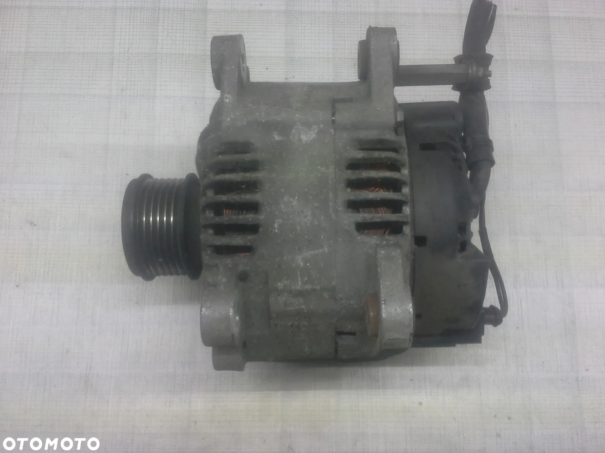 Volkswagen Passat B6 1.9 TDi alternator Valeo 180 Amper 021903026L  TG17C019 2542783C - 4