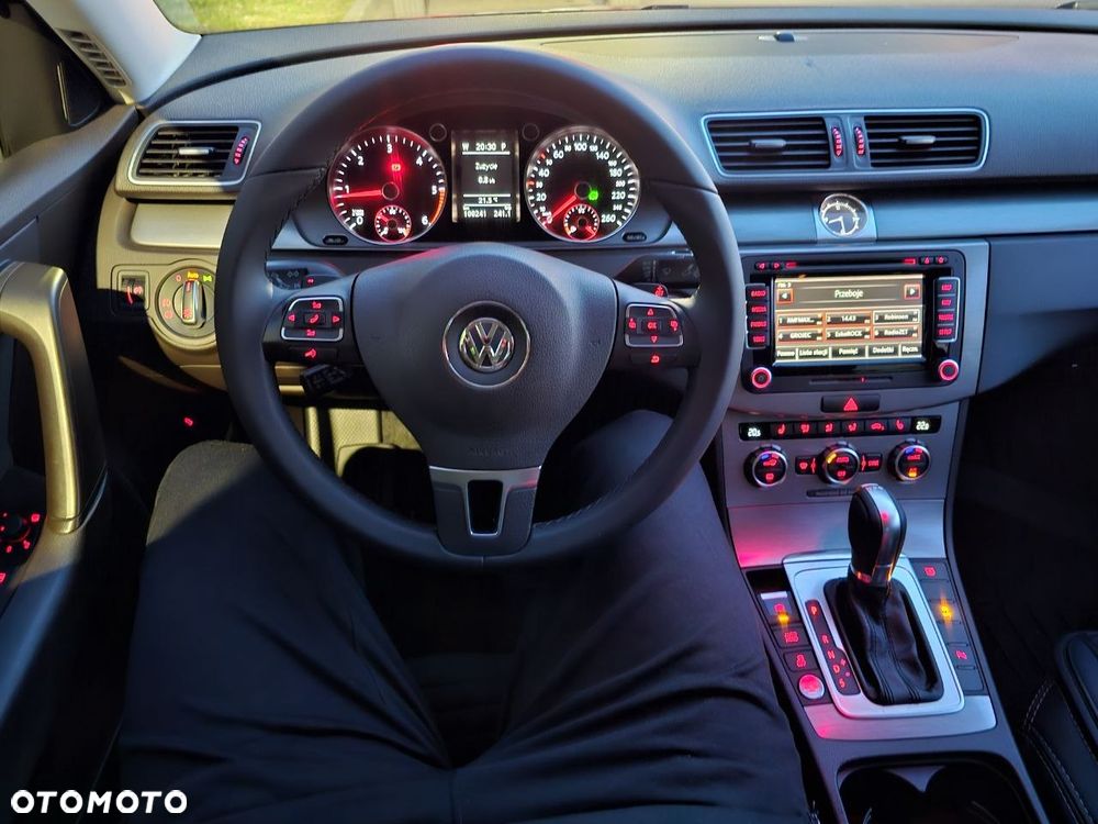 Volkswagen Passat 2.0 TDI Comfortline DSG - 30